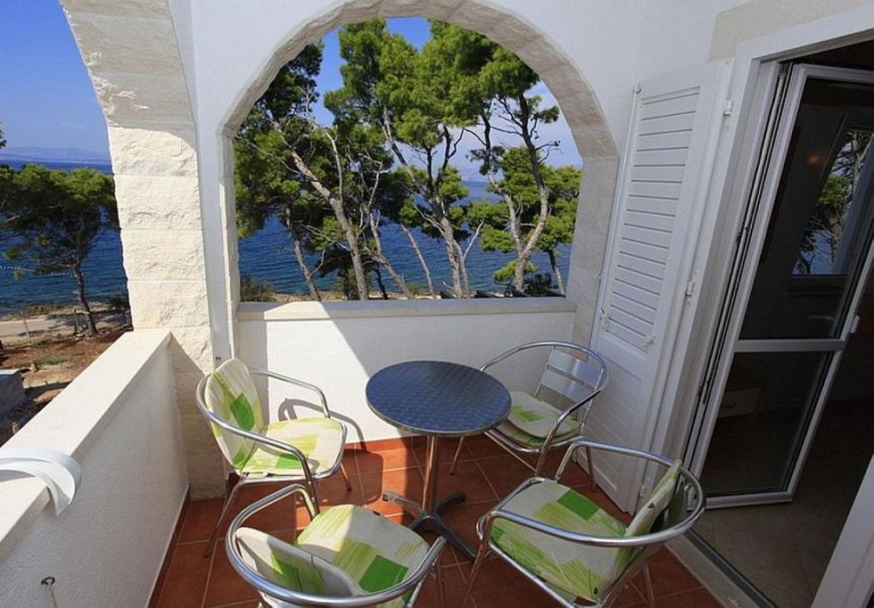 Apartments Villa La Riva - Seafront Accommodation Sutivan Exterior foto