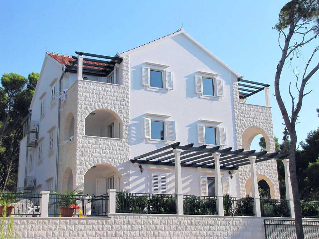 Apartments Villa La Riva - Seafront Accommodation Sutivan Quarto foto
